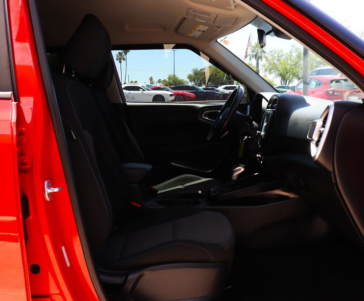 Used 2020 Kia Soul GT-Line FWD image 31