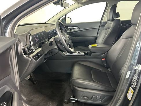 Used 2025 Kia Sportage EX FWD image 10