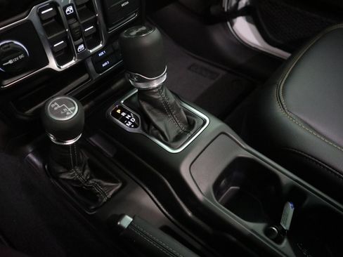 New 2026 Jeep Wrangler Sahara AWD/4WD image 27