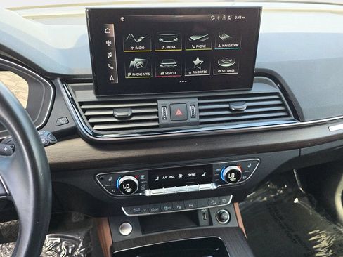 Used 2023 Audi Q5 2.0T Prestige w/ Prestige Package AWD/4WD image 23