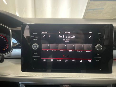 New 2025 Volkswagen Taos SEL image 17