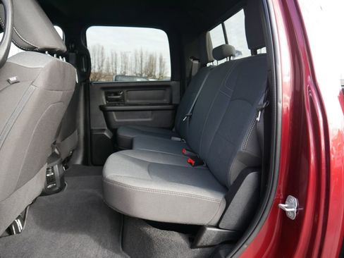 Used 2024 RAM 2500 Tradesman w/ Chrome Appearance Group image 18