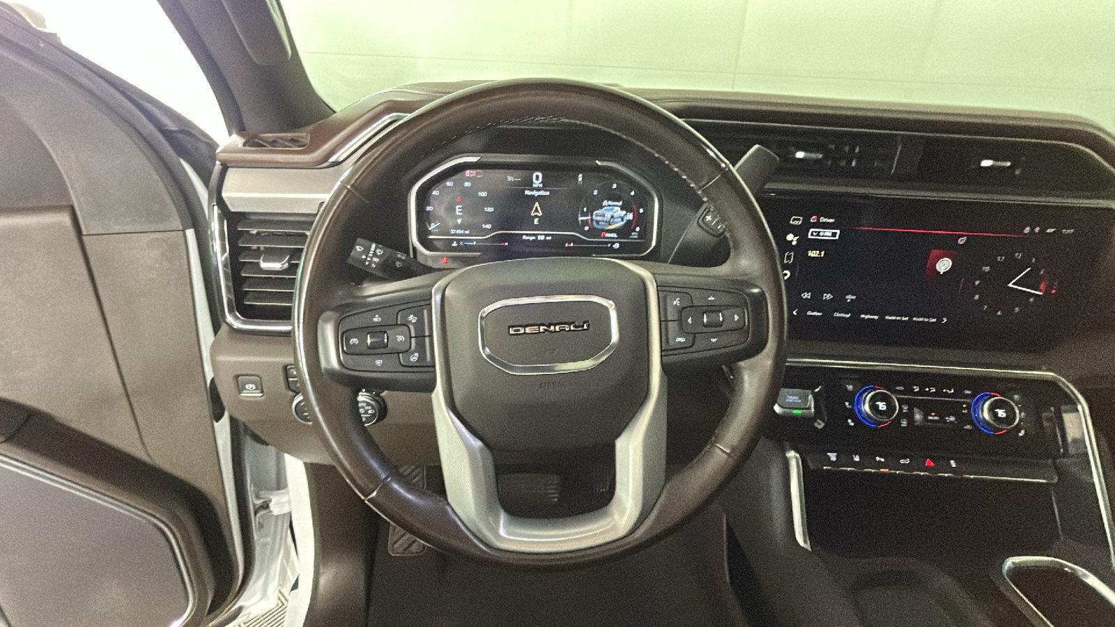 Used 2024 GMC Sierra 3500 Denali w/ Denali Reserve Package AWD/4WD image 17