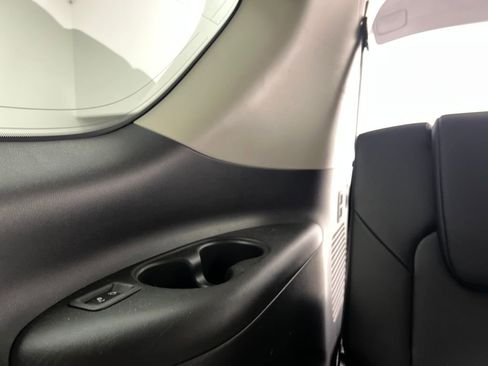 Used 2024 Nissan Armada Platinum w/ Captain's Chairs Package image 36