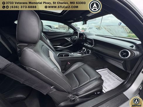 Used 2018 Chevrolet Camaro SS RWD image 12