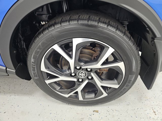 Used 2018 Toyota C-HR XLE FWD image 10