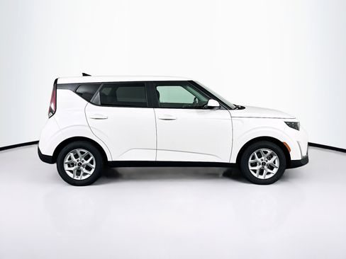 Used 2025 Kia Soul LX w/ LX Technology Package image 10