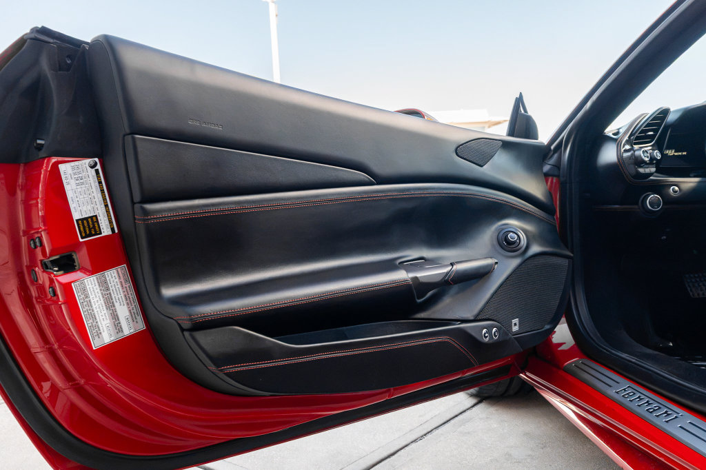 Used 2018 Ferrari 488 Spider RWD image 36