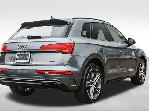 Used 2022 Audi Q5 e Prestige w/ Prestige Package image 4