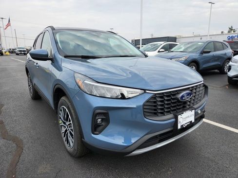 New 2026 Ford Escape SE image 1