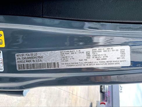 Used 2025 Jeep Wrangler Unlimited Rubicon 4xe w/ Convenience Group image 33