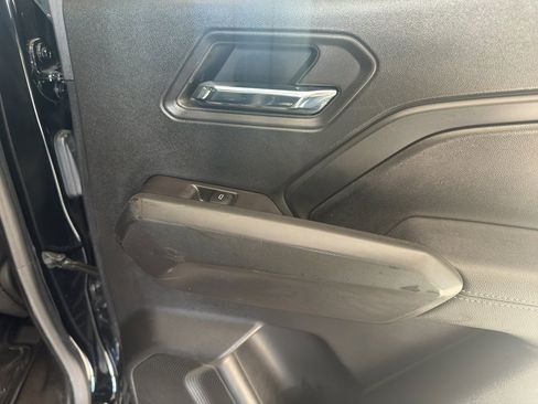 Used 2023 Chevrolet Colorado LT w/ LT Convenience Package III image 13