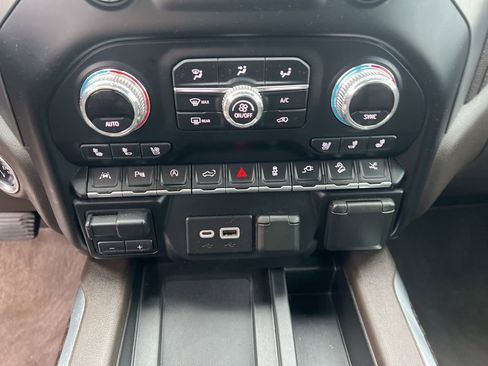 Used 2019 GMC Sierra 1500 Denali w/ Denali Ultimate Package image 12