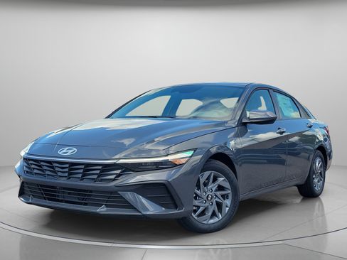 New 2025 Hyundai Elantra Hybrid w/ Cargo Package FWD image 2