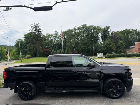 Used 2018 Chevrolet Silverado 1500 Custom w/ Custom Value Package AWD/4WD image 11