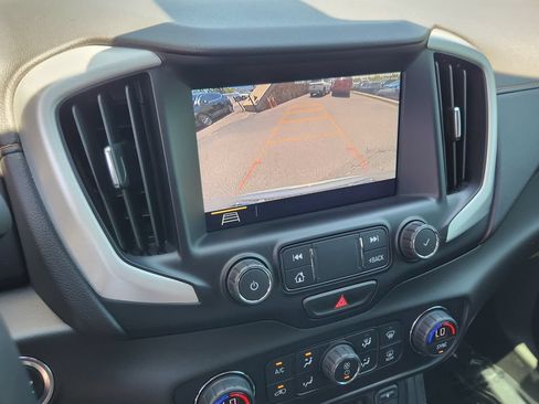Used 2020 GMC Terrain SLT w/ Preferred Package AWD/4WD image 9
