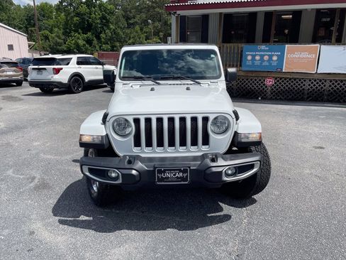 Used 2019 Jeep Wrangler Unlimited Sahara AWD/4WD image 4