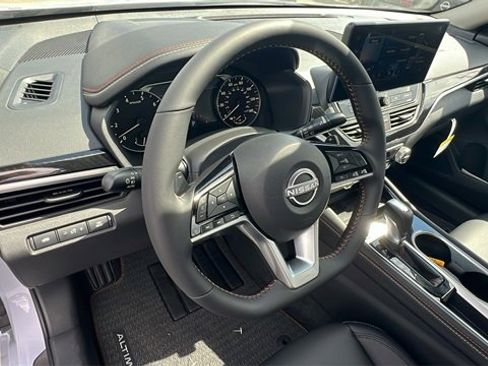 New 2025 Nissan Altima 2.5 SR w/ SR Premium Package image 31