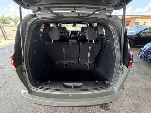 Used 2025 Chrysler Pacifica Limited FWD image 31