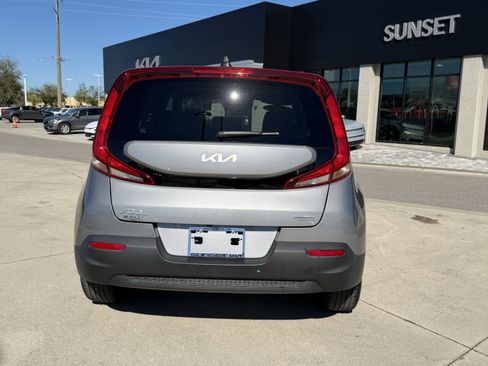 Certified 2022 Kia Soul EX image 5