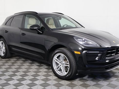 Used 2024 Porsche Macan AWD/4WD image 3