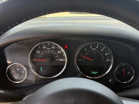 Used 2015 Jeep Wrangler Unlimited Sahara w/ Max Tow Package AWD/4WD image 18