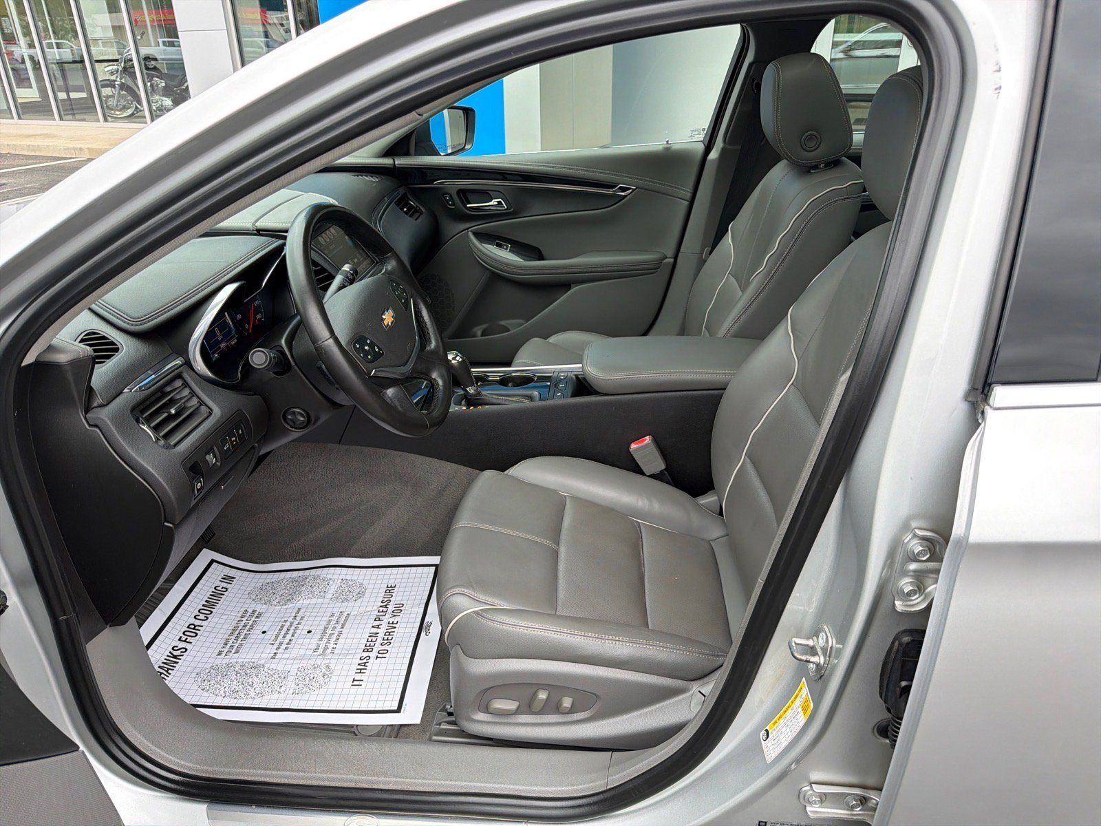 Used 2018 Chevrolet Impala Premier w/ Premier Confidence Package FWD image 9