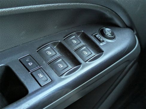 Used 2019 Chevrolet Colorado LT image 21