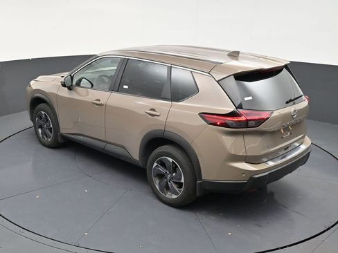 Used 2025 Nissan Rogue SV FWD image 14