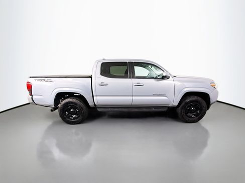 Used 2020 Toyota Tacoma SR5 RWD image 11