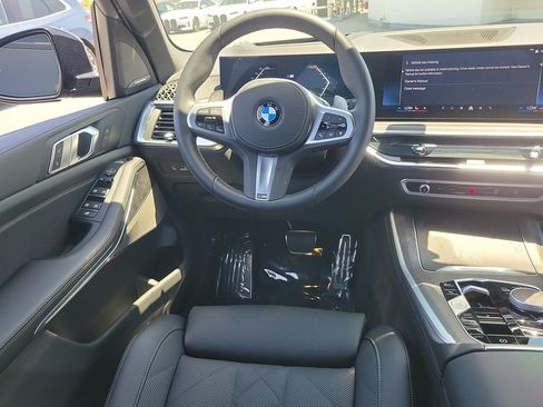 Used 2026 BMW X5 sDrive40i w/ M Sport Package RWD image 12