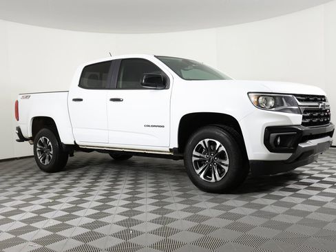 Certified 2022 Chevrolet Colorado Z71 w/ Safety Package image 3