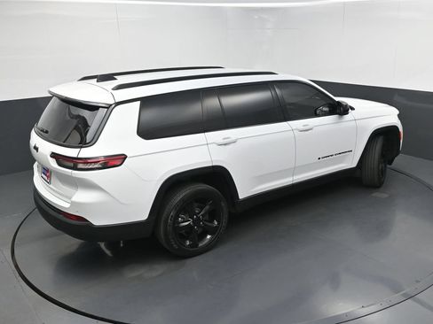 Used 2023 Jeep Grand Cherokee L Laredo AWD/4WD image 38