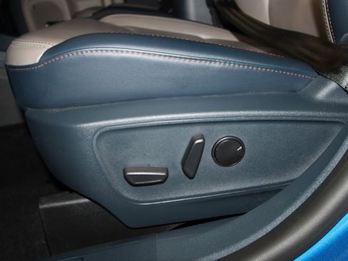 Used 2025 Ford Maverick Lariat w/ 4K Tow Package image 7