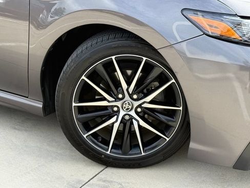 Used 2024 Toyota Camry SE FWD image 2