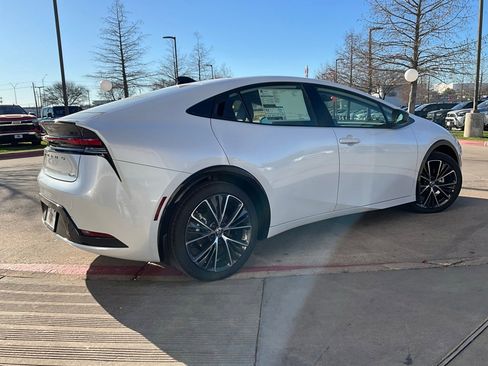 New 2026 Toyota Prius XLE image 6