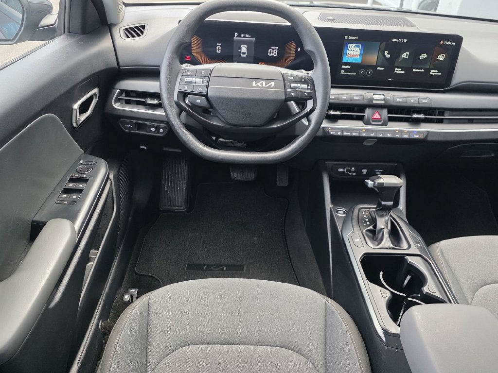 Used 2025 Kia K4 FWD image 9
