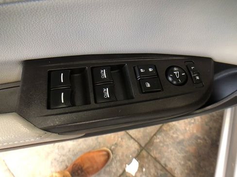 Used 2017 Acura ILX FWD image 12