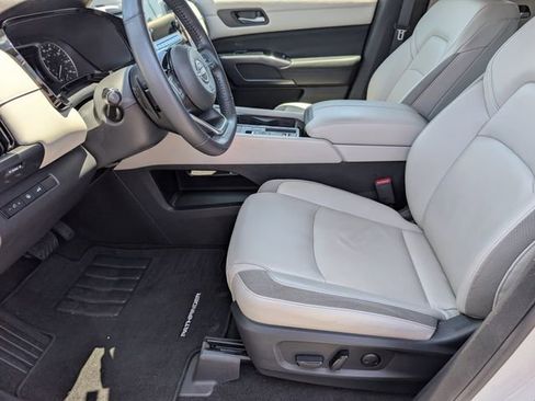 Used 2022 Nissan Pathfinder SL w/ SL Premium Package FWD image 15