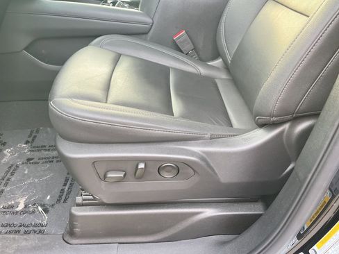 Used 2025 Chevrolet Tahoe LT AWD/4WD image 14