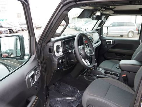 Certified 2025 Jeep Wrangler Unlimited Sahara w/ Safety Group image 16