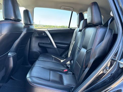 Used 2015 Toyota RAV4 LE image 8