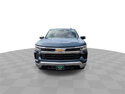 Used 2024 Chevrolet Silverado 1500 LT w/ Z71 Off-Road Package image 3