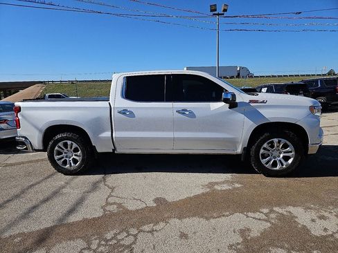 Used 2022 Chevrolet Silverado 1500 LTZ image 9