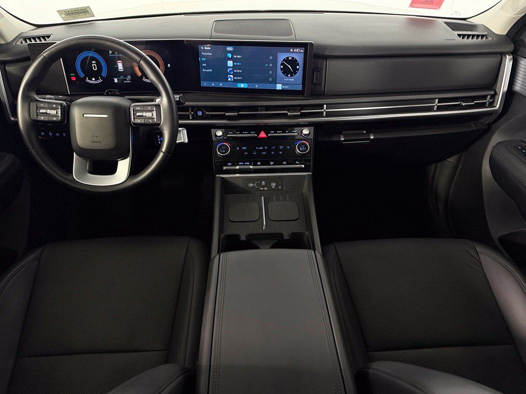 Used 2025 Hyundai Santa Fe SEL AWD/4WD image 13