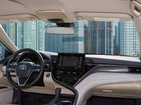 Used 2023 Toyota Camry LE image 18