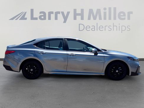 Certified 2025 Toyota Camry SE FWD image 6