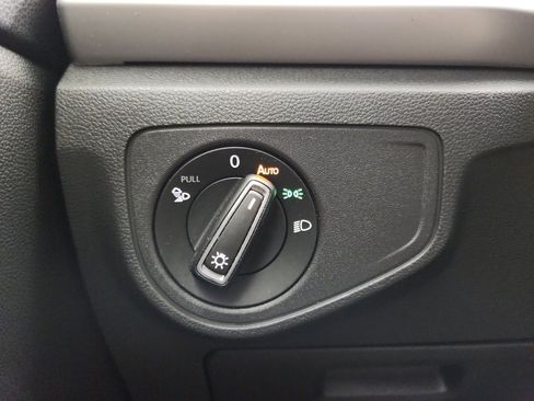 Certified 2023 Volkswagen Atlas SE w/ Panoramic Sunroof Package FWD image 12