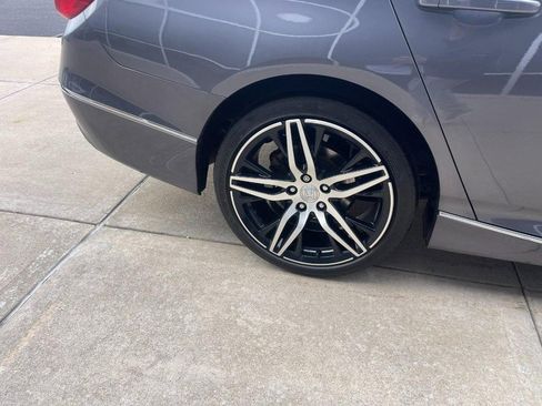 Used 2021 Honda Accord Touring image 8