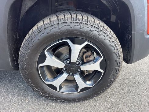 Used 2021 Jeep Renegade Trailhawk w/ Trailer Tow Group image 17